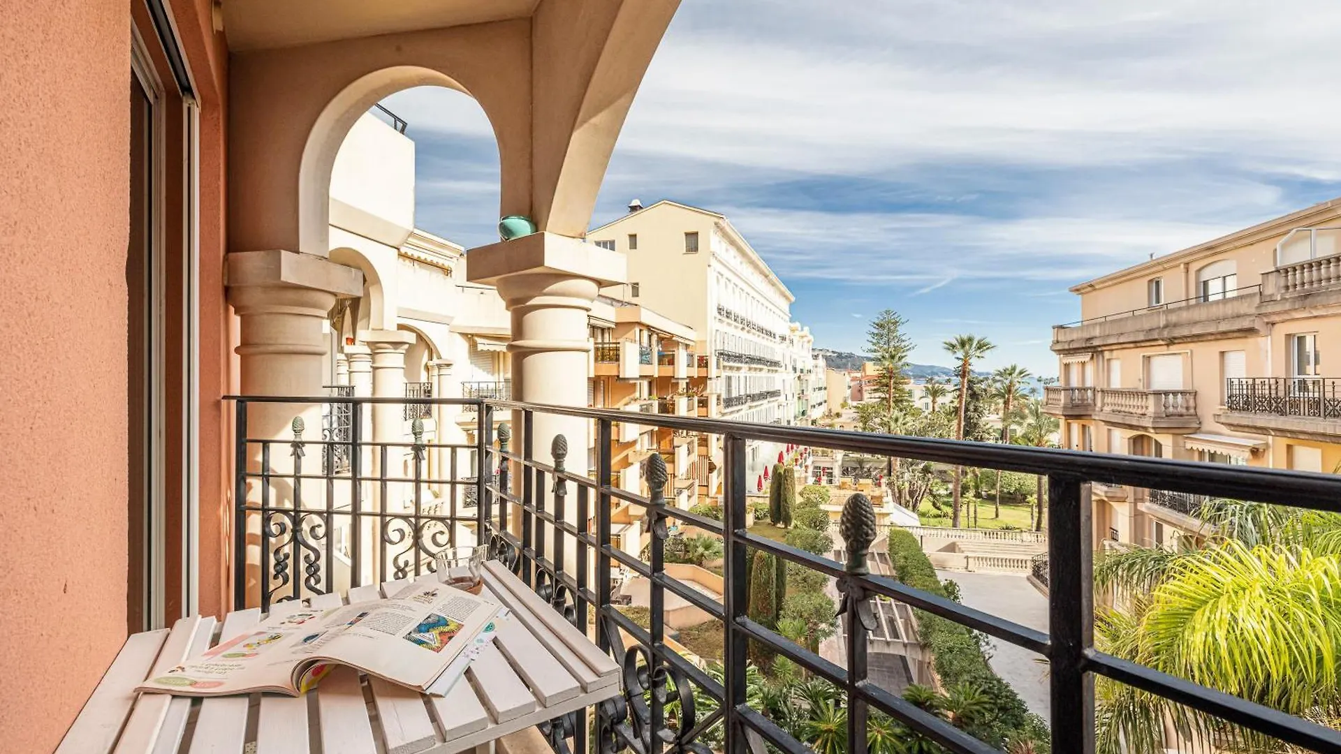Queen Garden - Happy Rentals Menton